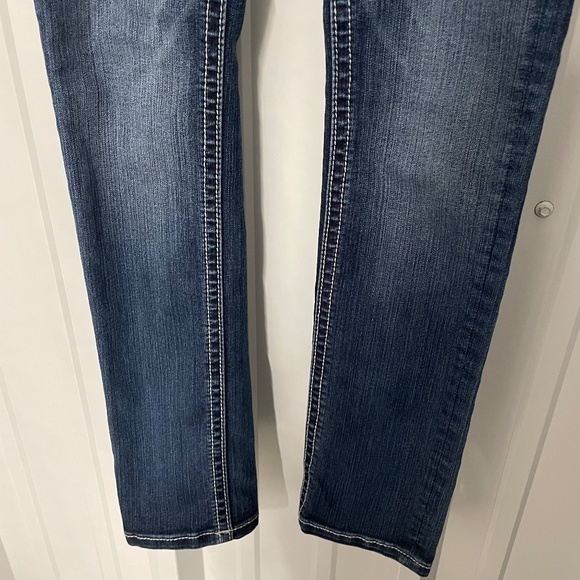 Miss Me Girls Embellished Fleur De Lis Dark Wash Mid-Rise Skinny Jeans - Picture 3 of 7